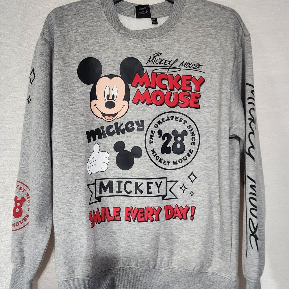 Mickey mouse '' smile every day'' sweatshirt men's medium